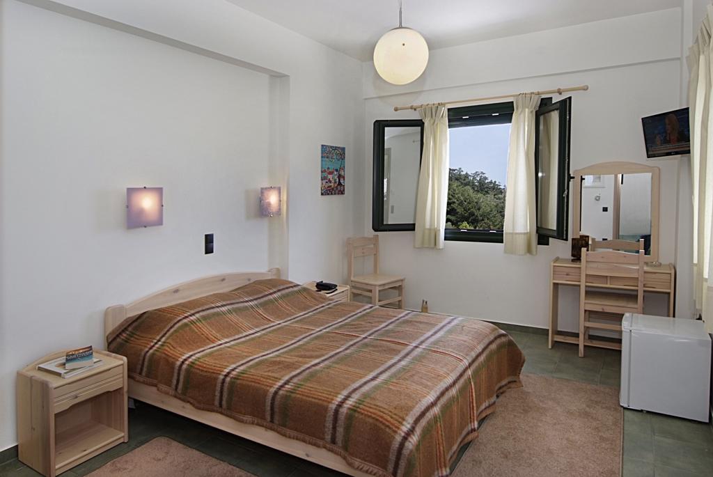 Eri Rooms to Let Raches  Kamer foto